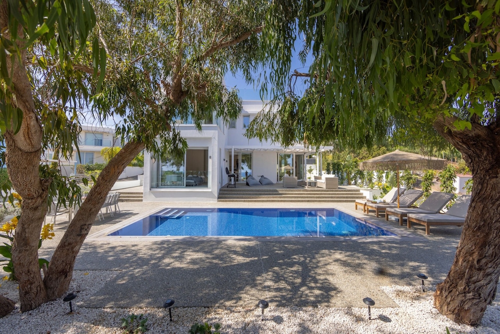Protaras Leomi Seaview Villa