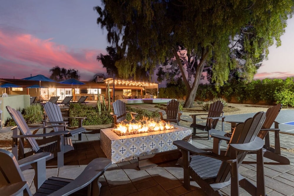 Scottsdale s Largest Hot Tub Davenport Ranch Estate