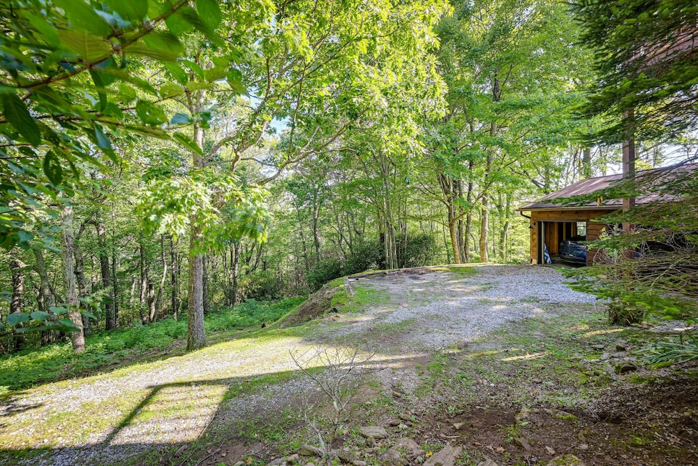 Cullowhee Mountain Retreat w/ Deck and Fire Pit! view 2