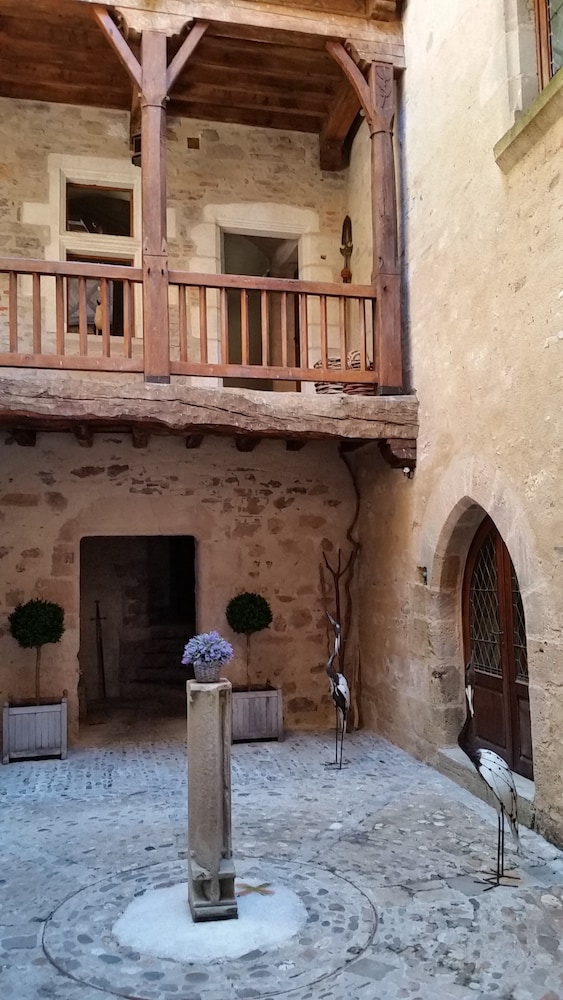 Maison Bakea
