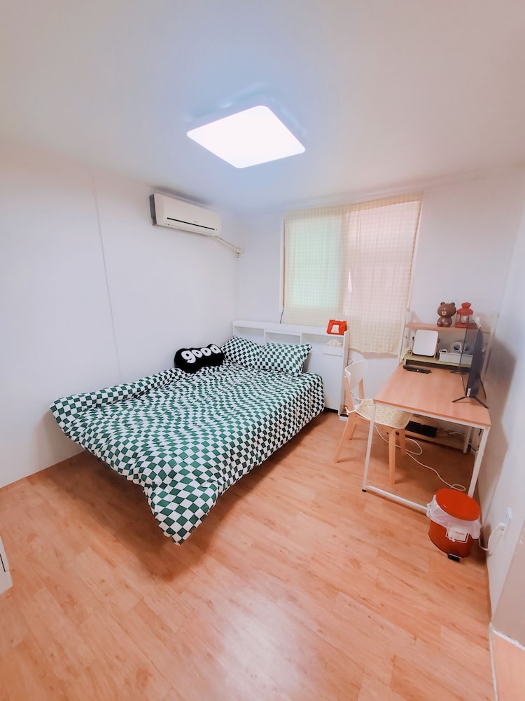 Naru Hostel