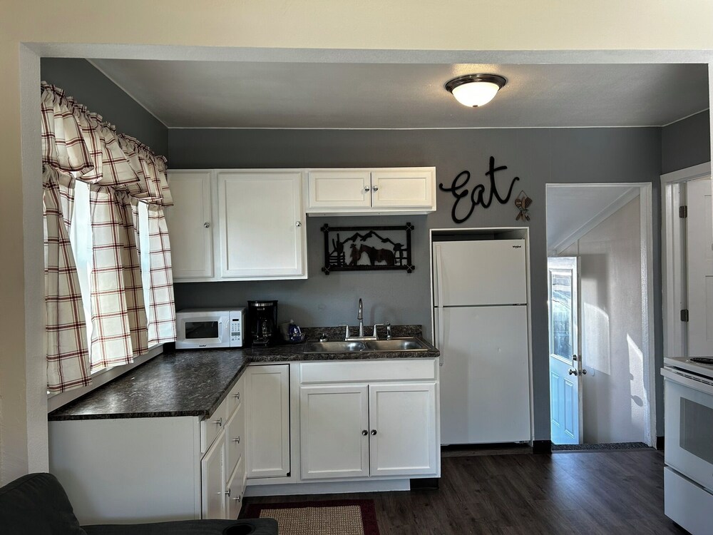 Lamplighter Cabins & Suites