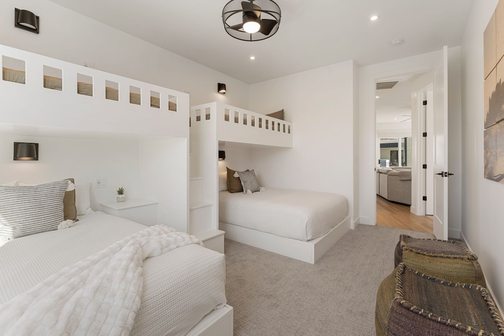 Salt And Sol 5 Bedroom Townhouse