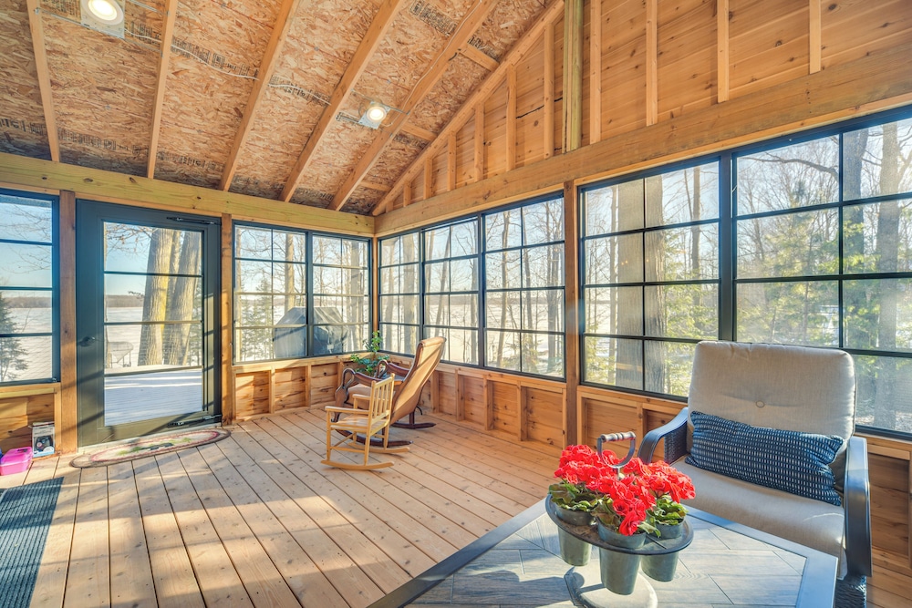 Boat Dock, Full Gym: Waterfront Nelson Lake Gem!