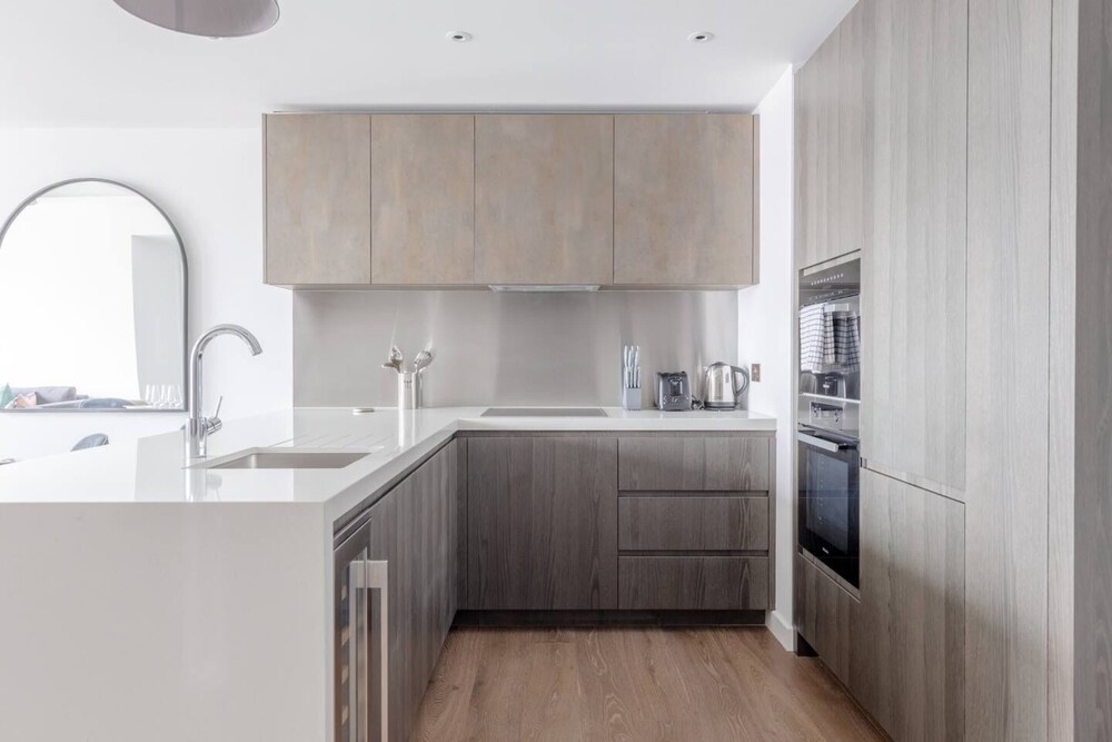 Luxurious 2BD Flat by the River Thames - Vauxhall
