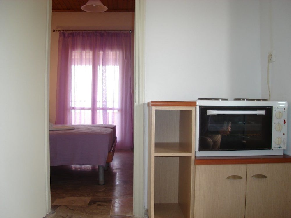 Biscoutsis Apartments & Studios view 2