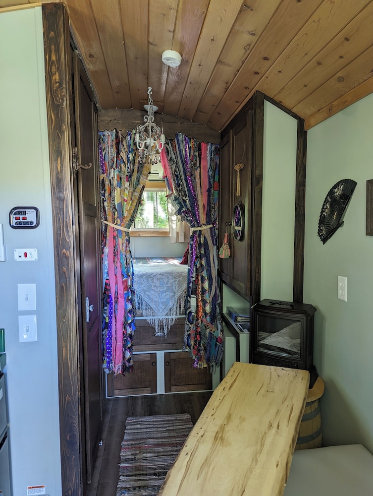 Salmon Gypsy Bed and Breakfast