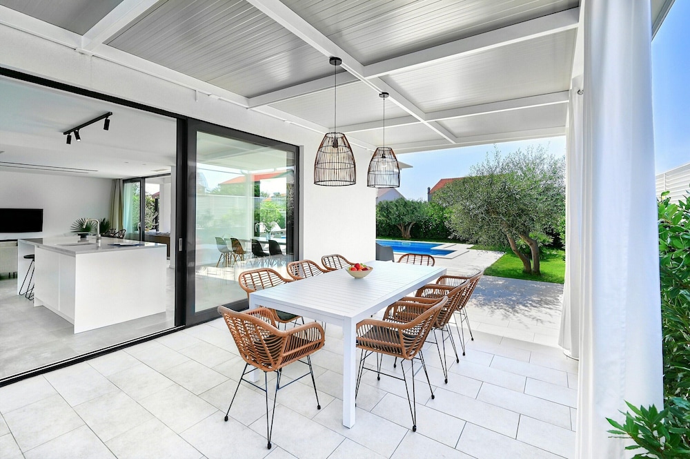 5-bedroom Villa Near Split With Pool