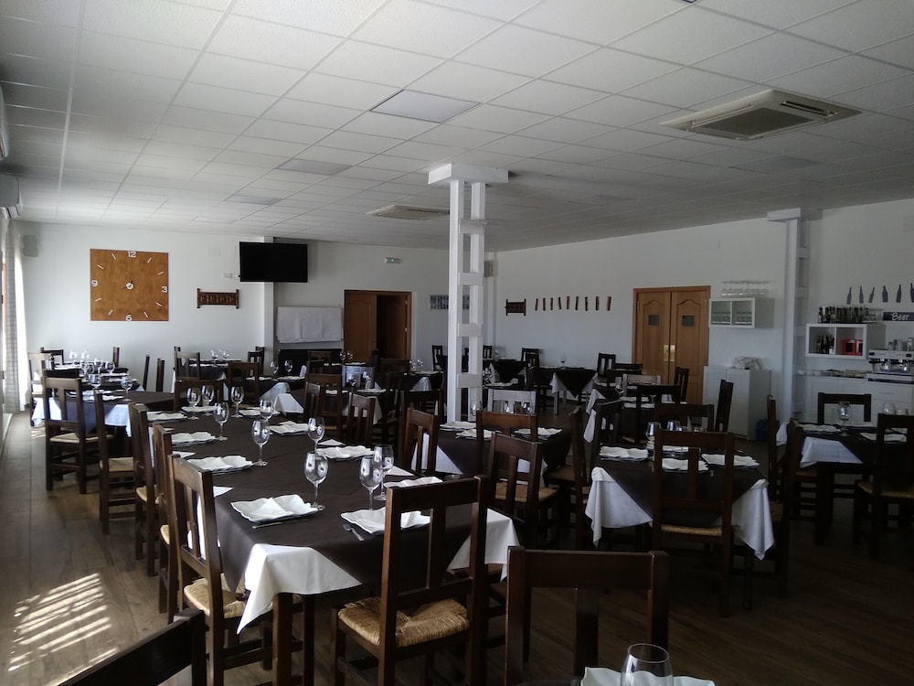 Hostal Restaurante El Quijote photo 3