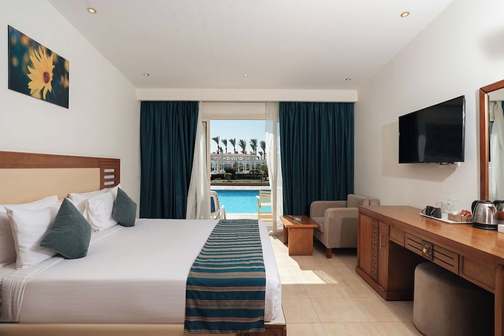 Le Jardin Aqua Park Resort