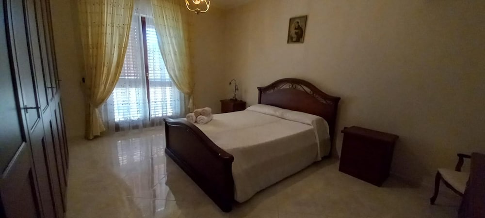 Immaculate 4-bed House in Cassino Villa Aurora view 5