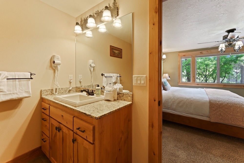 4 Red Fir 6 Bedroom Home