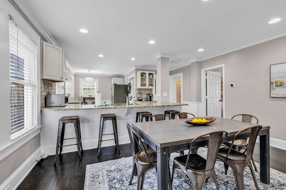 Fort Myers Vacations - Bright and Modern Close to Everything - Property Image 13