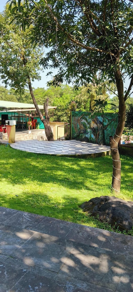 Rutuvan Resort Girivan