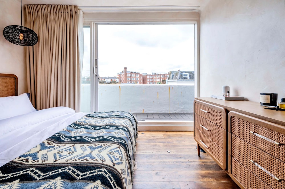 Long Term Stay- Notting Hill by Out of Office Lifestyle