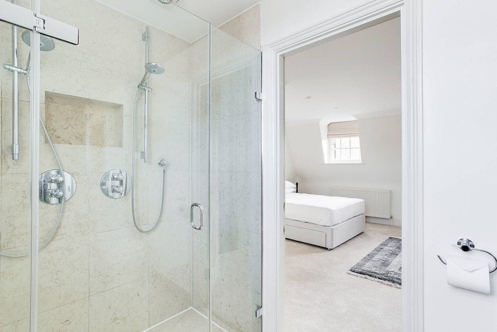 Cadogan Street III by Onefinestay
