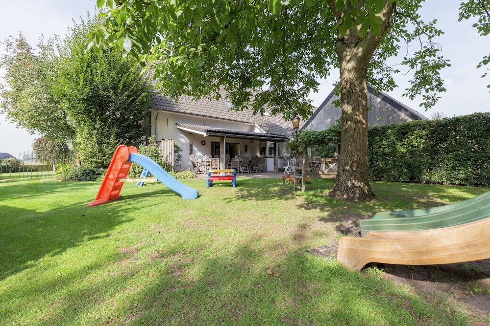 Cosy Vacation Home With a Garden view 4