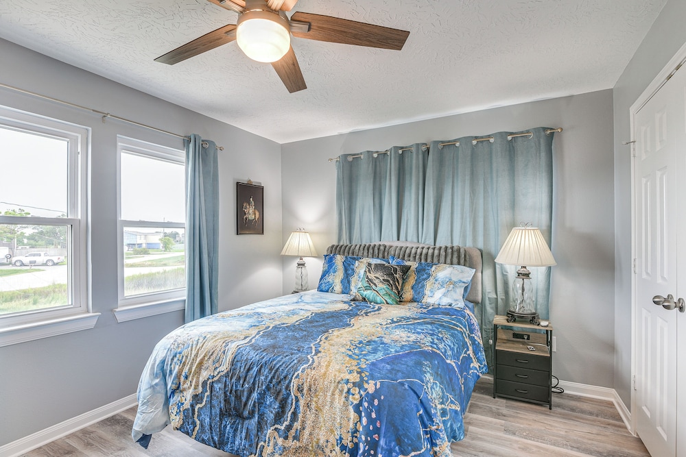 Private Home on Lagoon w/ Views in Hitchcock!