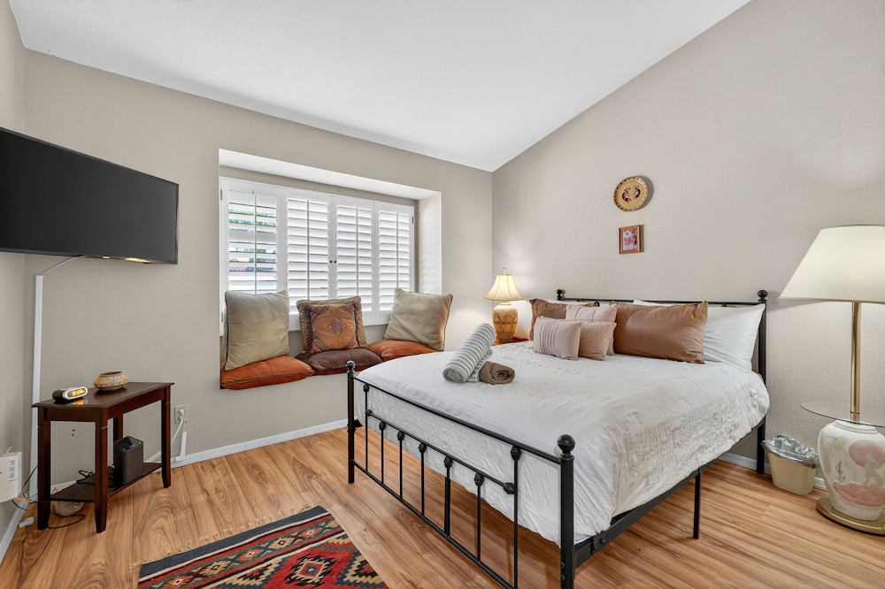 Tempe Oasis With Fire Pit & Bbq Lounge 2 Bedroom Home