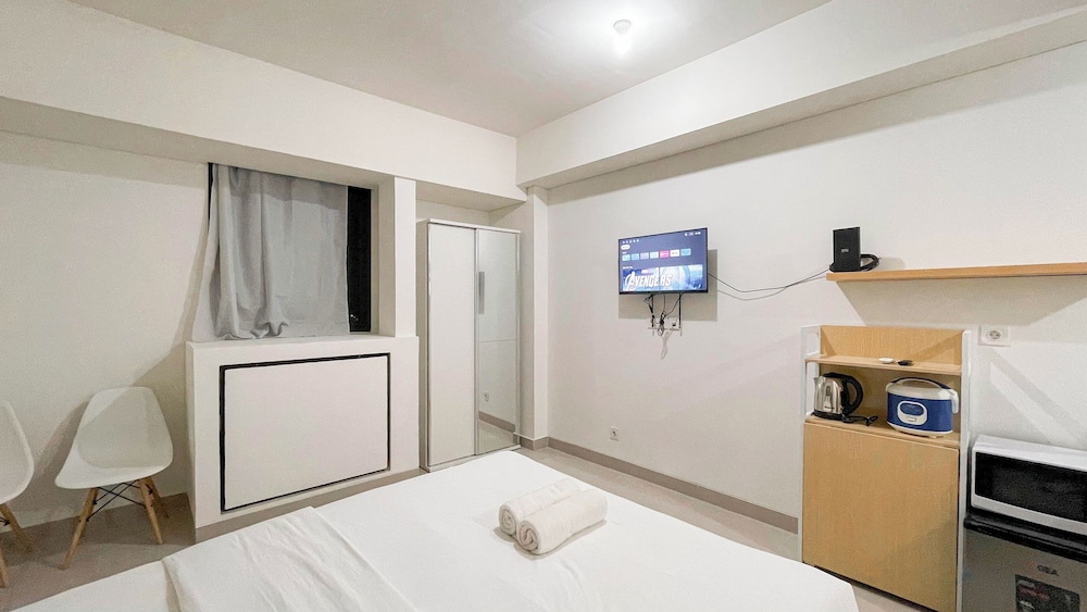 Simple Look Studio (No Kitchen) Near Unhas Bandaraya - Tallasa City Makassar Apartment