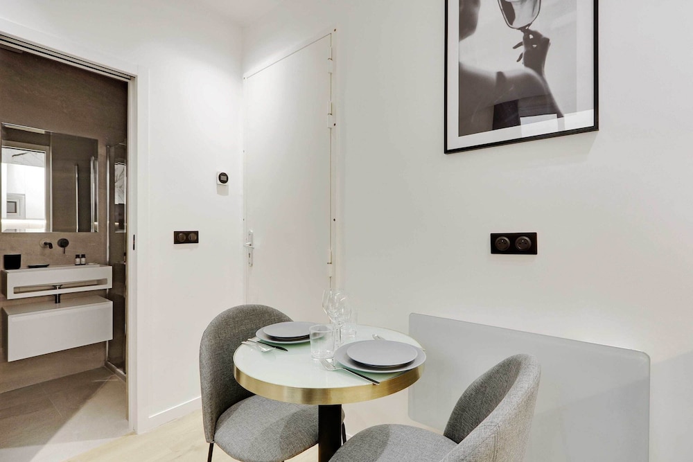 Modern Studio With AC in the Heart of Paris