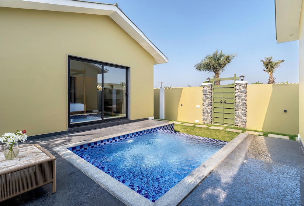 Merriment Luxury Resort & Private Pool Villa, Abu Road