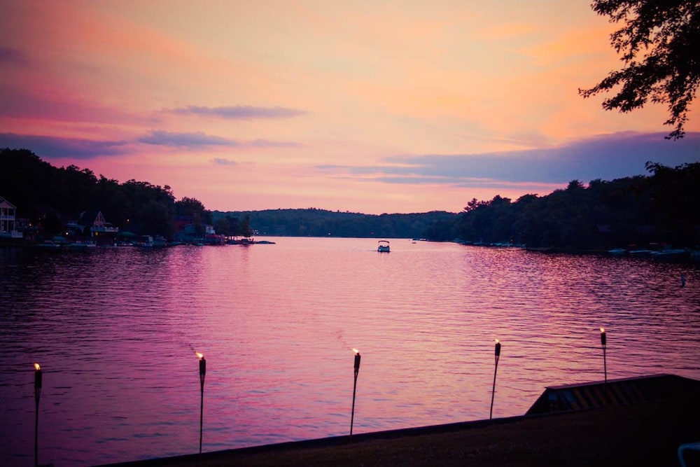 Lake Harmony Inn