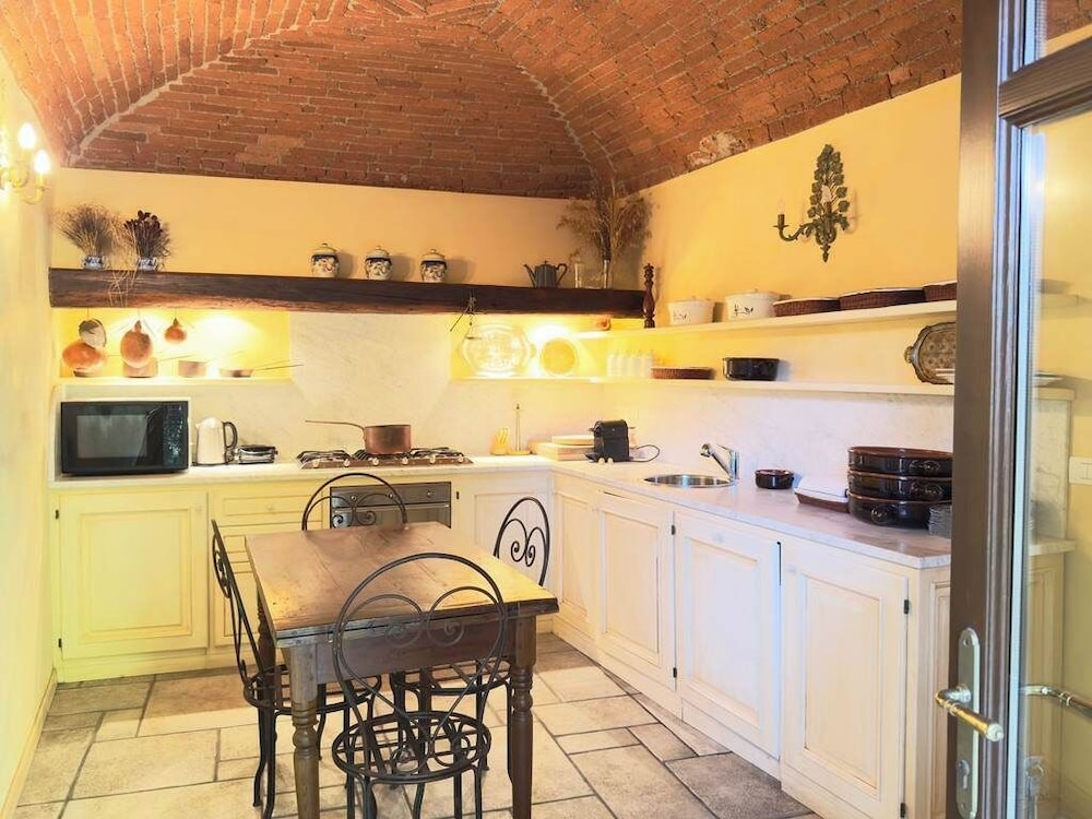 Dimora il Pozzetto Elegant Villa With Garden