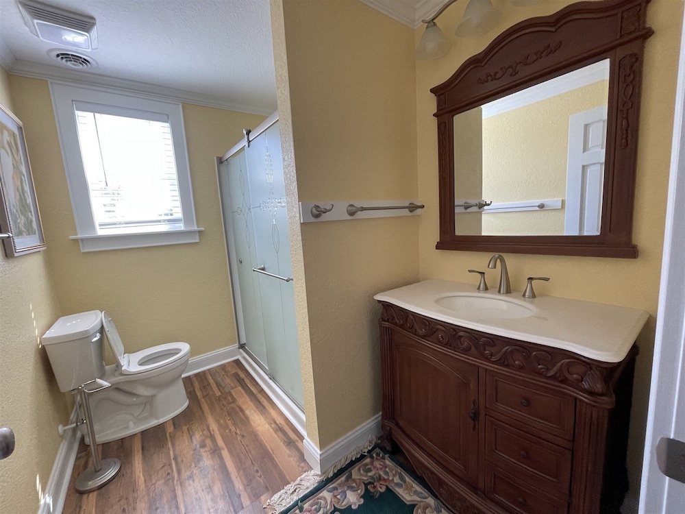 Gracie's Place 2 Bedroom Cottage