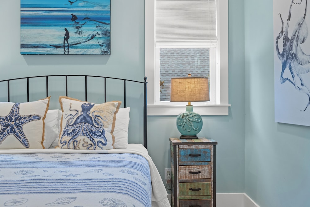 Sea Dlight: 3BR Beach Home Sleeps 10 With 4 Bikes in Watersound West