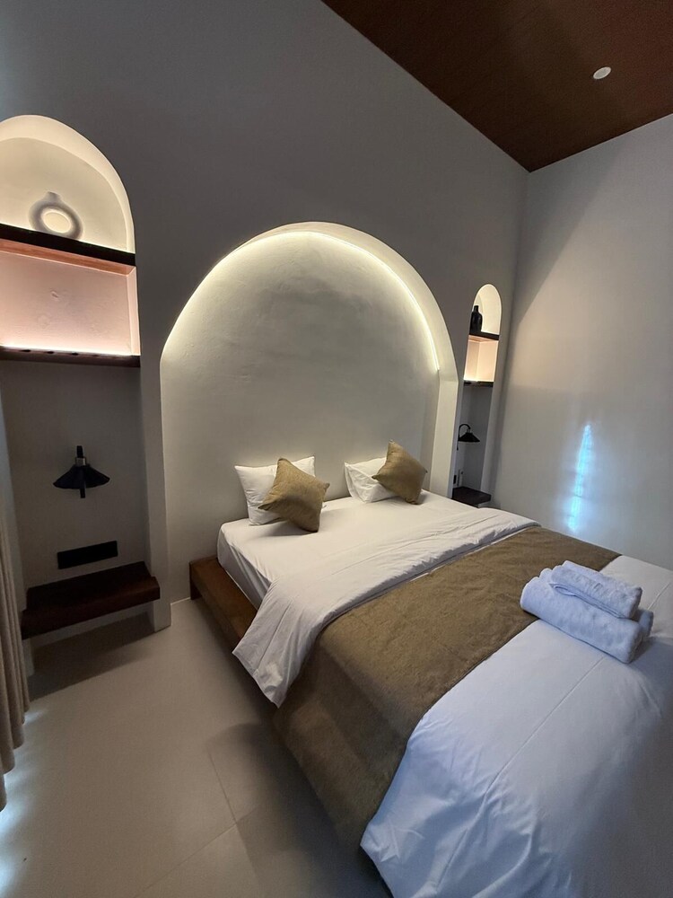 Malasama suites hotel