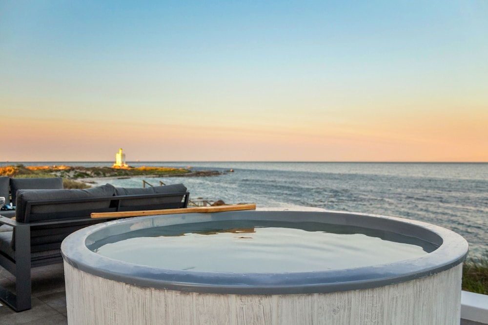 Shelley Point Beach Villa