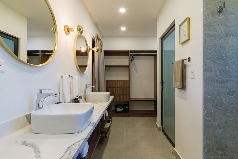 Casa Bo Jungle - Steps to Tamarindo Beach - Surf & Pool