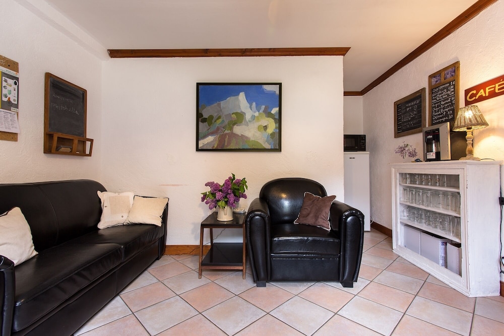 Gîte-Auberge de Montvilliers view 2