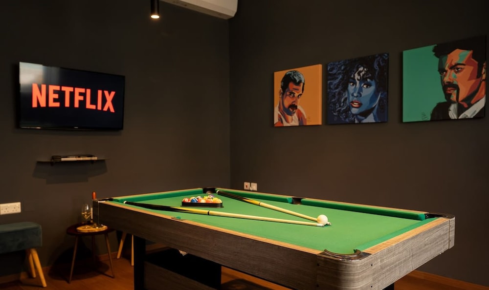 Live Like a Rockstar in This Luxury Home view 3