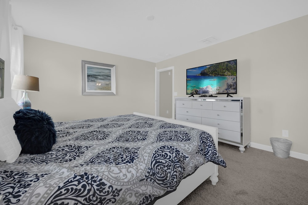 Luxury Davenport Home Perfect Family