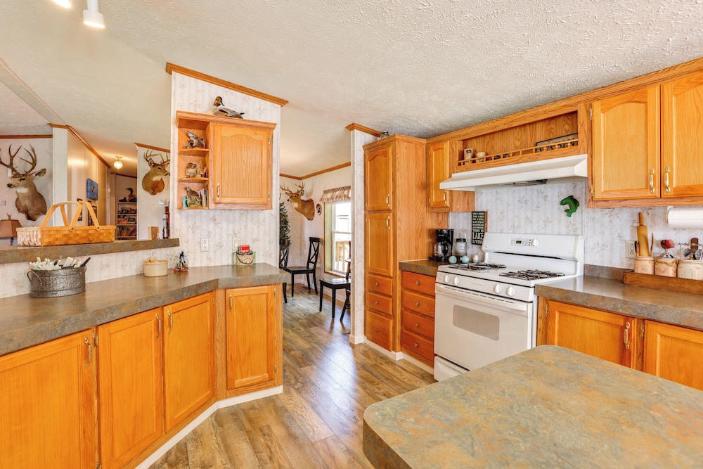 Tallman Lake Access: Family-friendly Home w/ Dock!