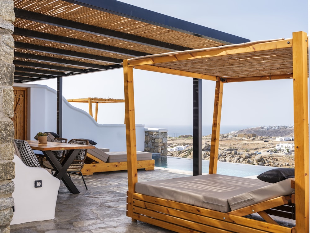 Evi Suites & Villas