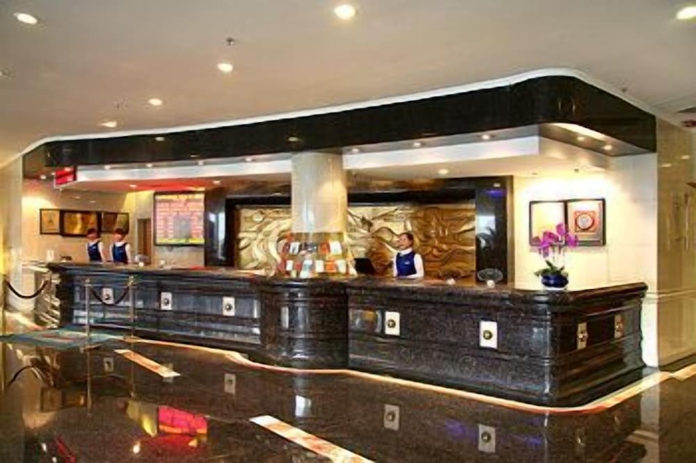Lobby & Reception