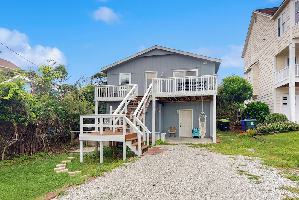 Entire House - Serenity in Surf City