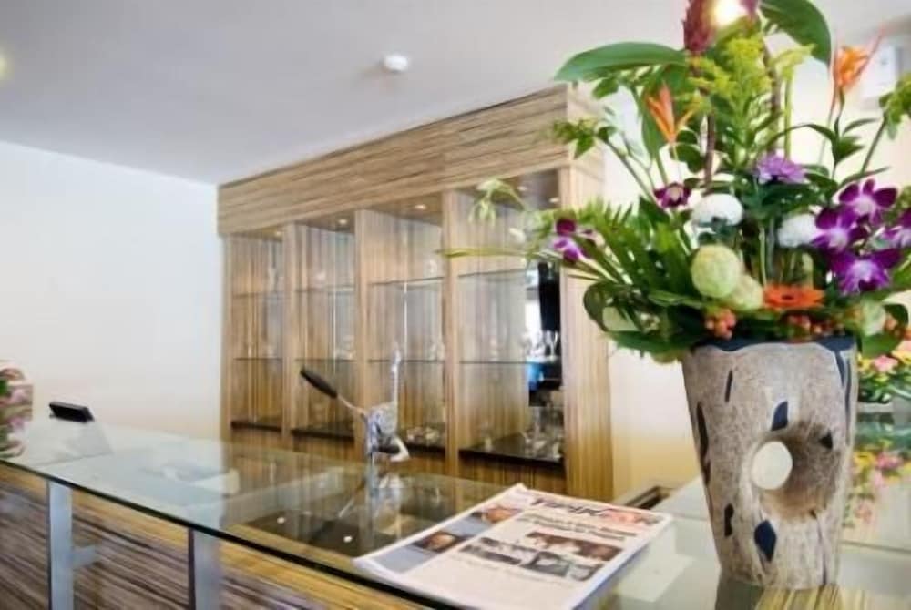 Lobby & Reception