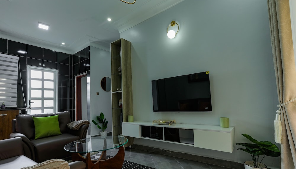 Tanzi Homes Nyonyozi