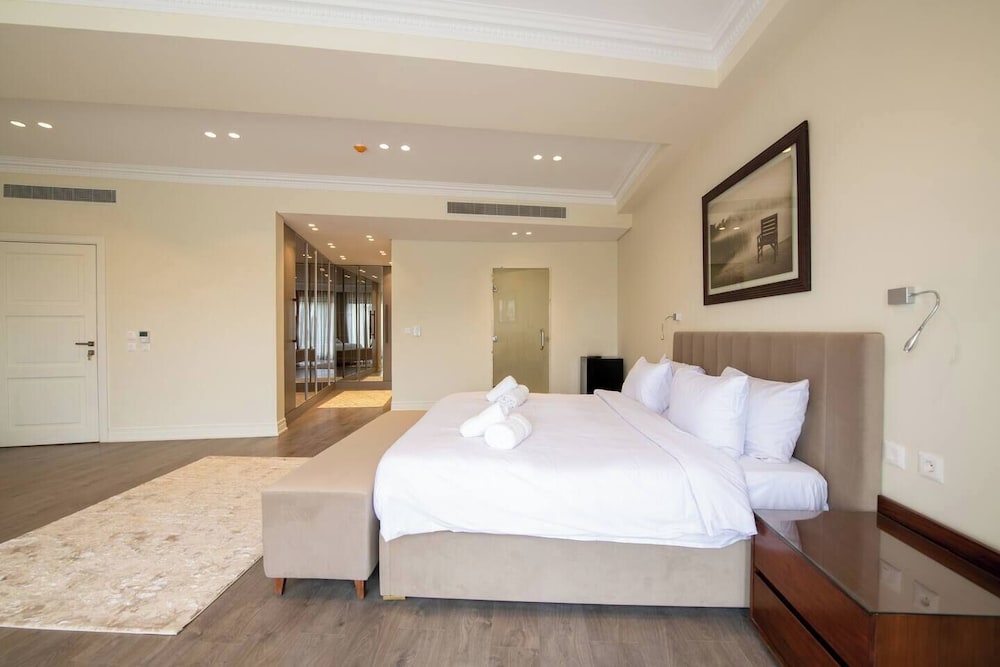 Mirage Residence 2Bedroom's at Golf View