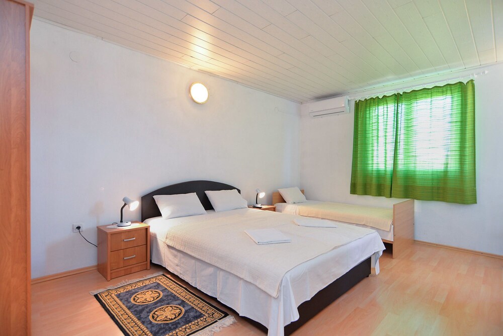 Apartment 1631 view 5