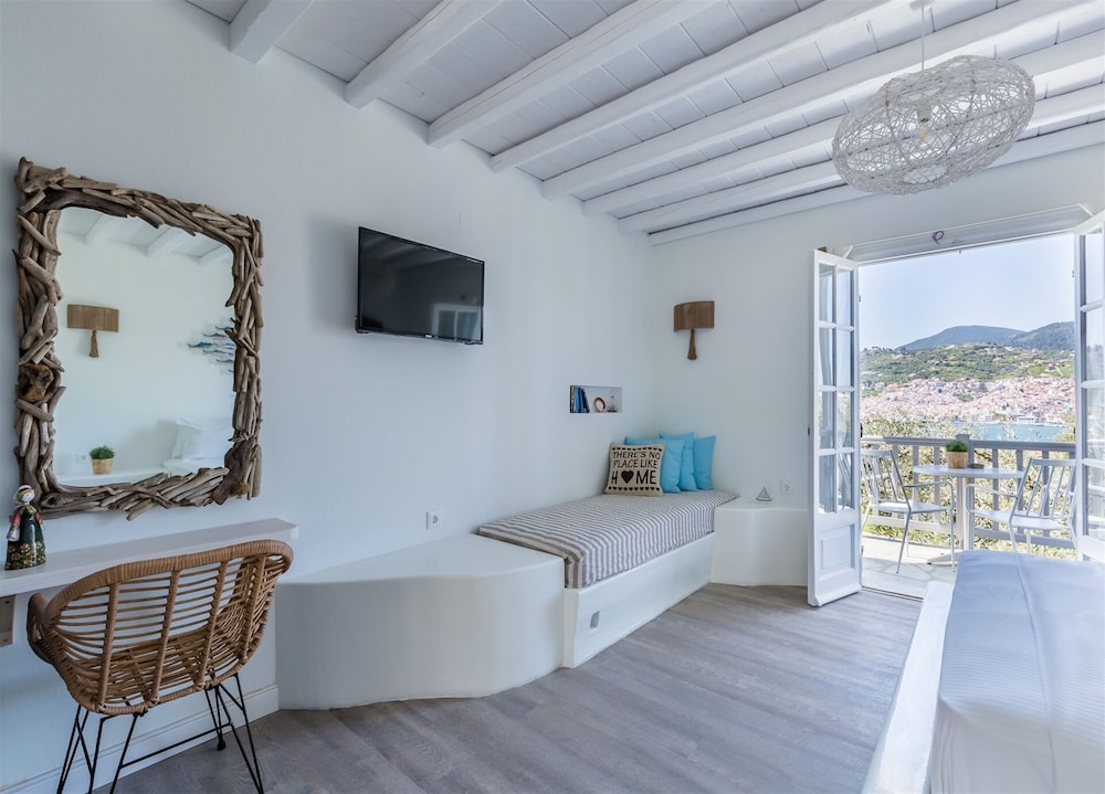 Evlalia Studios & Villas