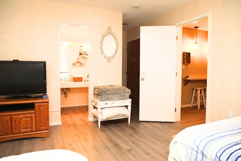 Shanty Creek 2bd 2ba Adjoining Rooms Ski-golf