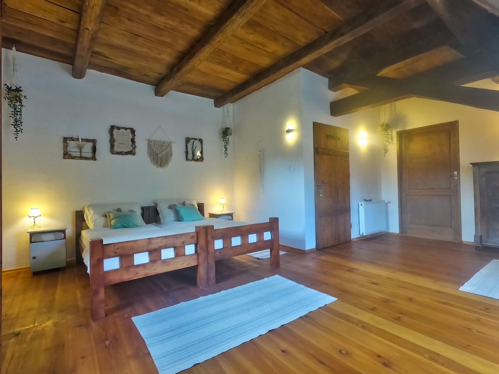 The Oak Lodge