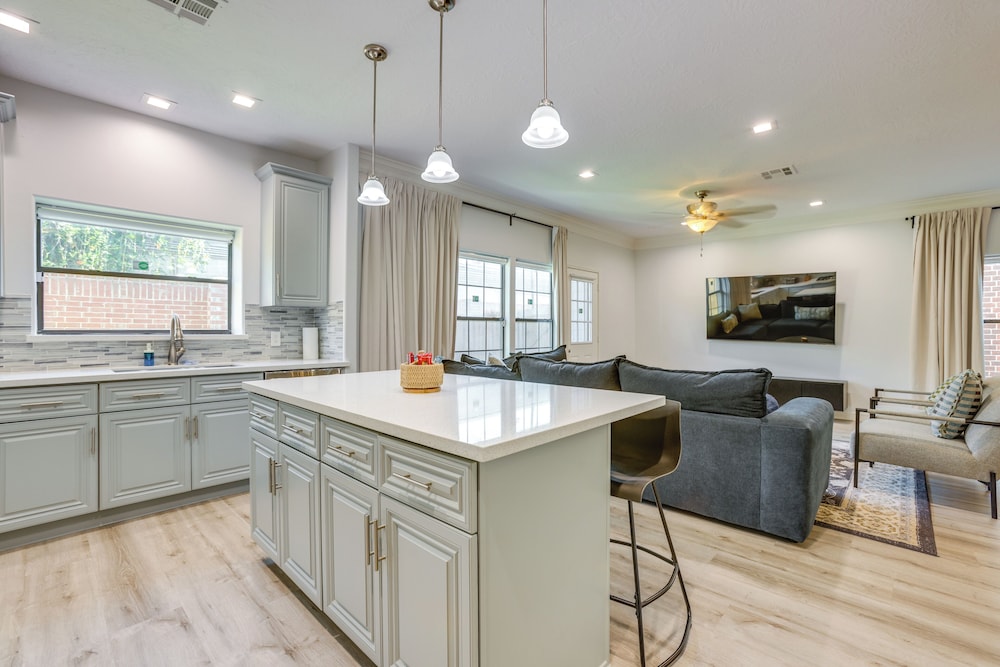 Pet-friendly Duplex Unit in Southwest Houston