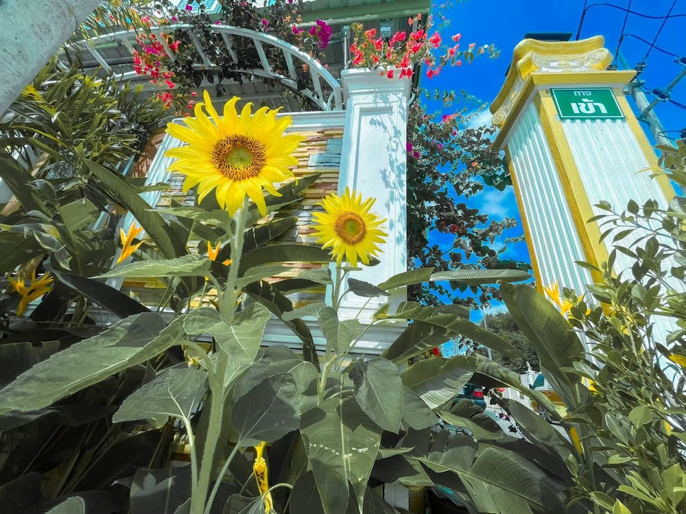 The Linux Garden Hotel