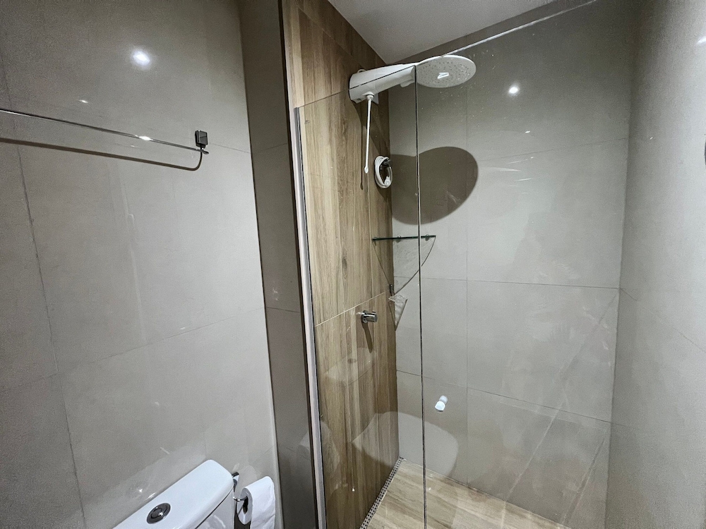 Full Apartments in Building w/ Pool & gym 500m From the Beach - Hpas